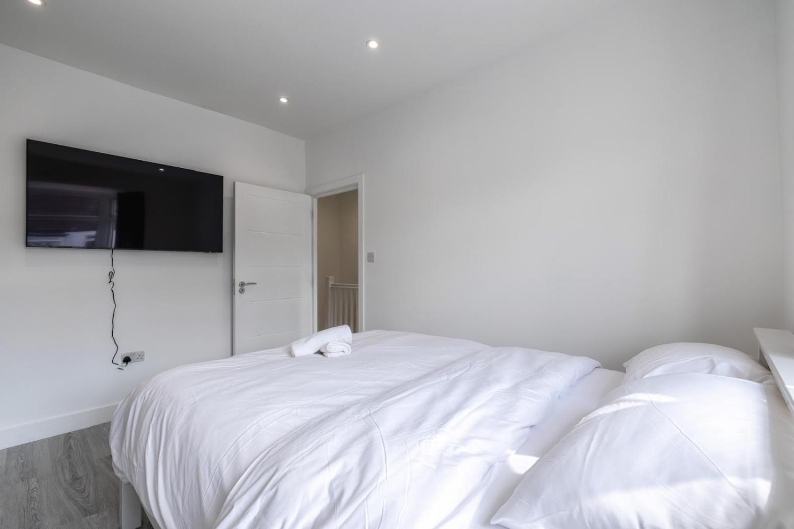 Modern Home With Driveway Parking For 2 Vehicles, Near Tottenham Hotspur Stadium, White Hart Lane Train Station Londres Exterior foto